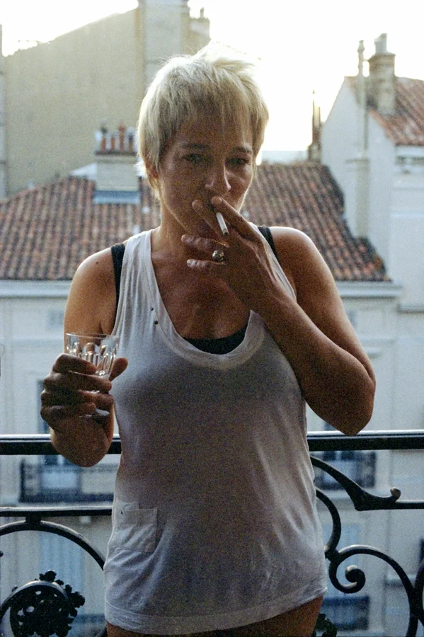 LORNA SMOKING - TOULON