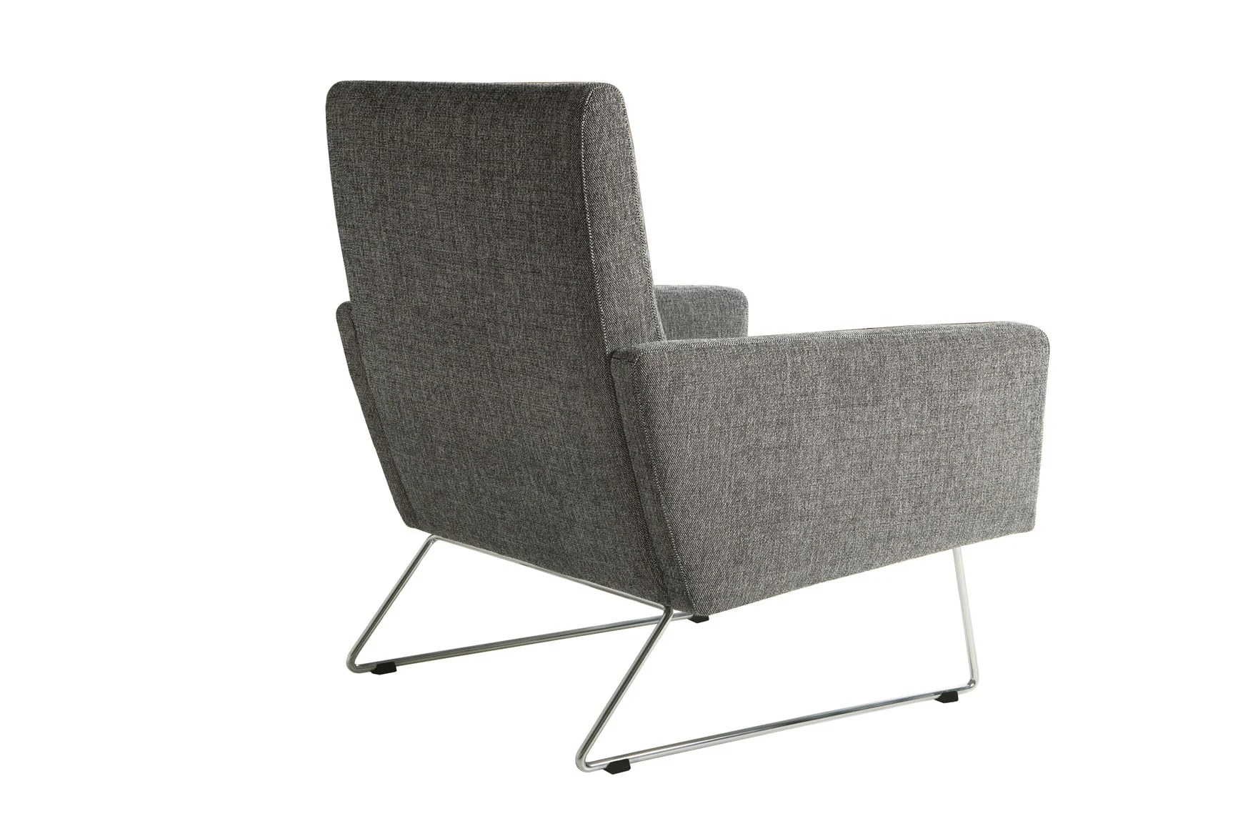 MAX_armchair_yeti9_black_white_5.jpg
