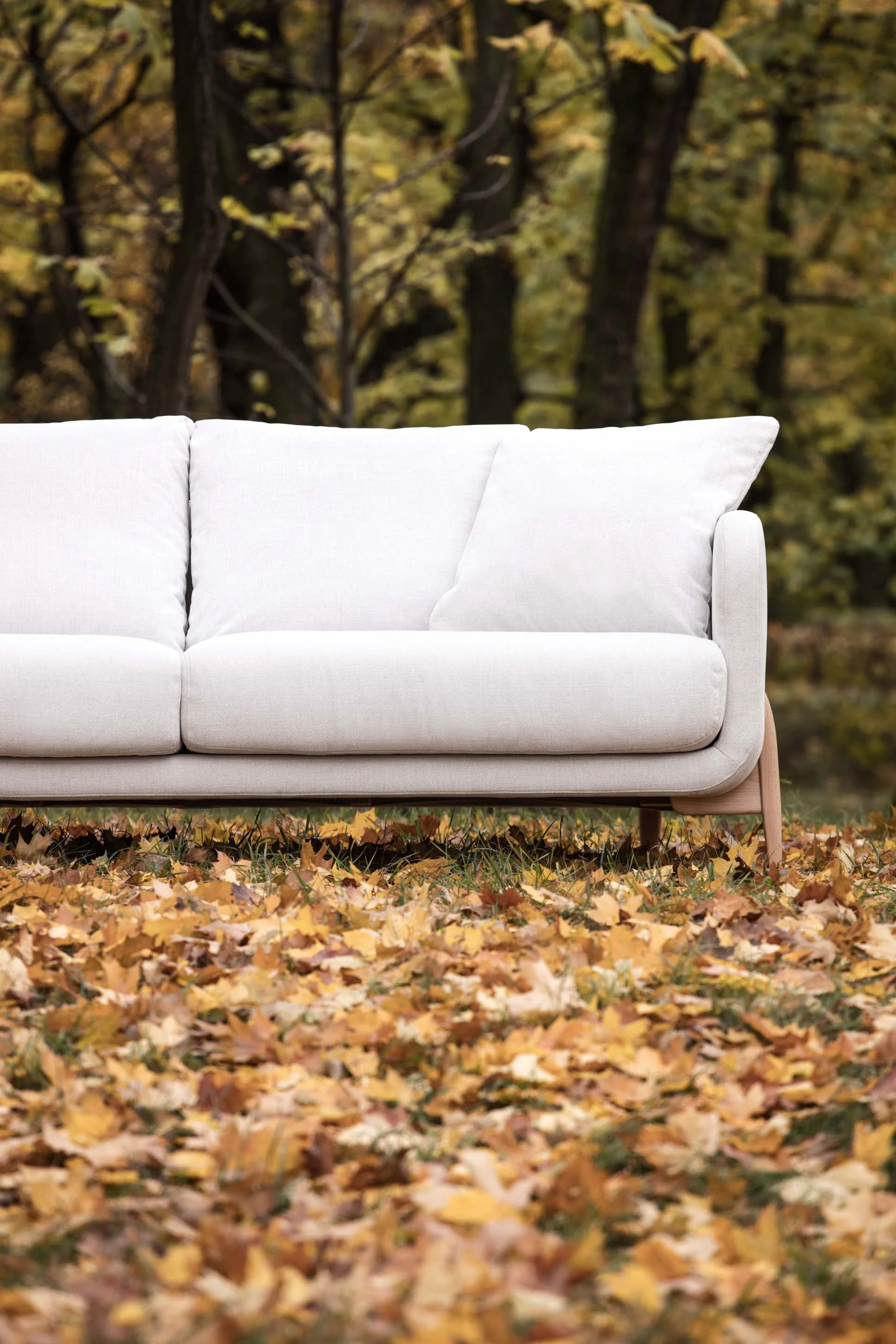 JENNY_arrangement_3seater_vB_yeti1_natur_4.jpg