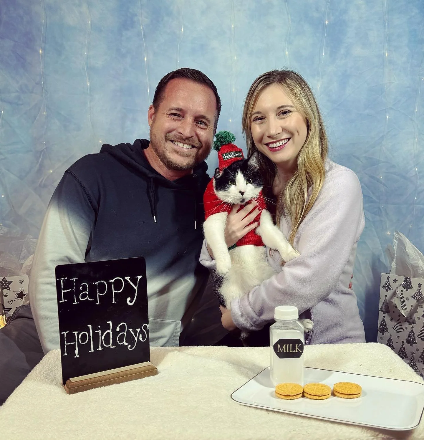 We&rsquo;re those people. Meowy Catmas! 🎄😻