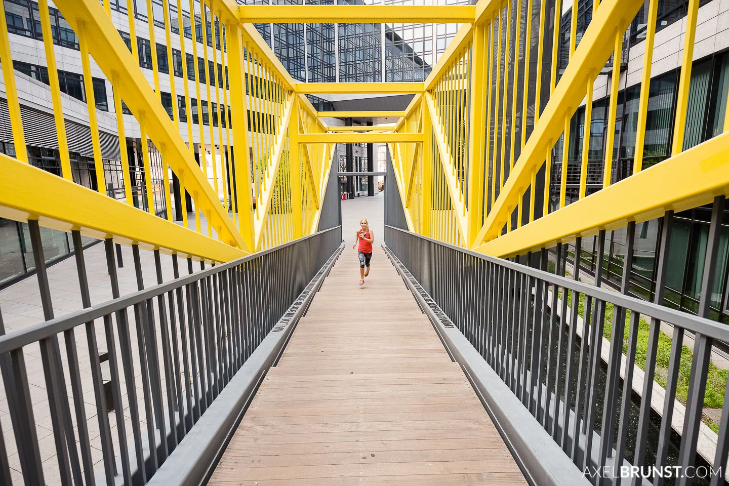 female-stuttgart-urban-running-6.jpg
