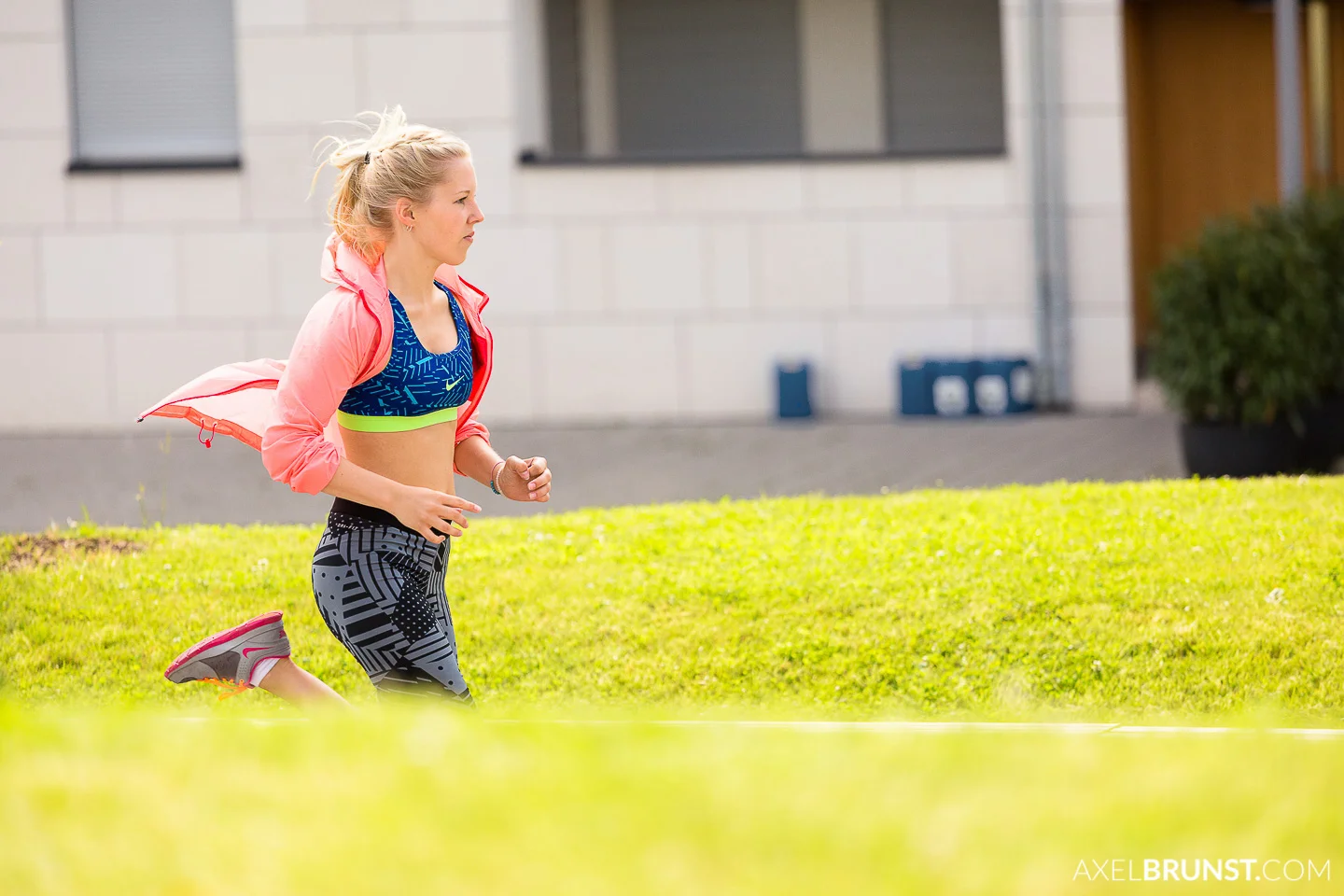 female-stuttgart-urban-running-8.jpg
