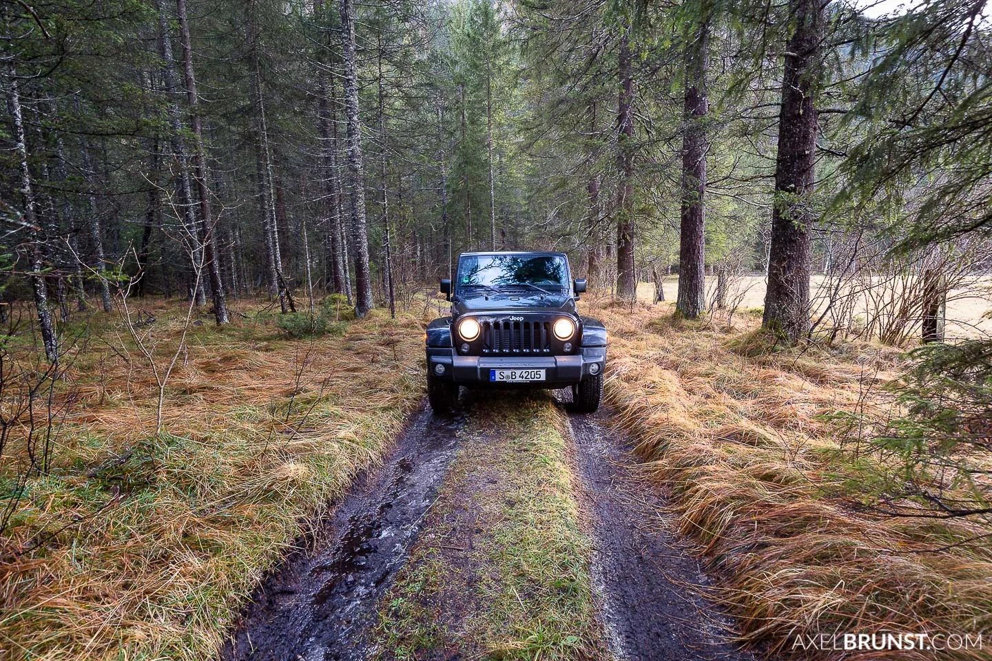 jeep-wrangler-roadtrip-alps-3.jpg