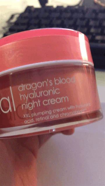 Final step: night cream! The Rodial Dragon's Blood Hyaluronic Night Cream. I picked this up on sale and got a great deal, but damn, it's not worth the hype. It smells great and makes me feel ESPENZIVE though so it's all good. It's a shame that all of the good ingredients (mainly the retinol) is at the bottom of the ingredient list but I guess ~*CeLeb FaVoRiTeS*~ often get away with just that. 