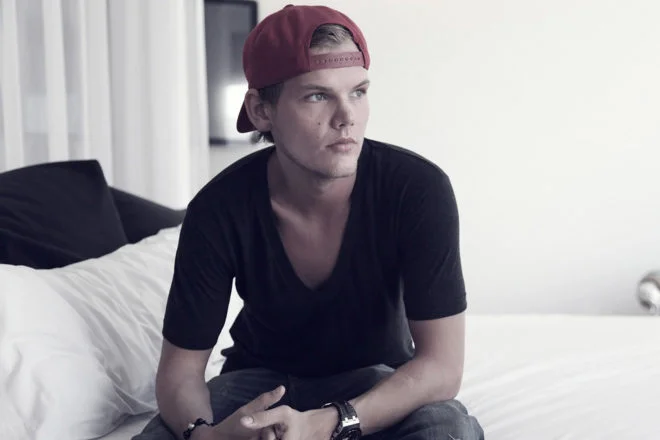 avicii-flying.jpg