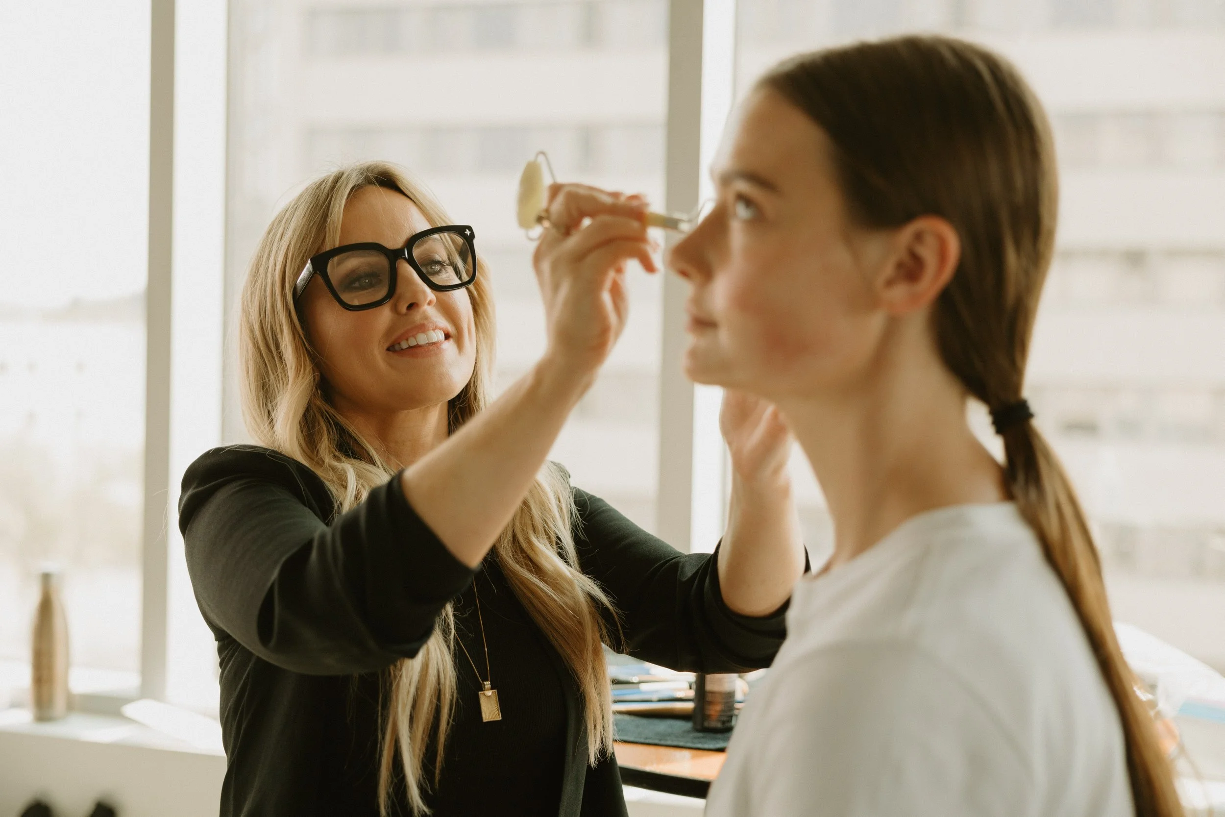 VIRTUAL MAKEUP LESSON