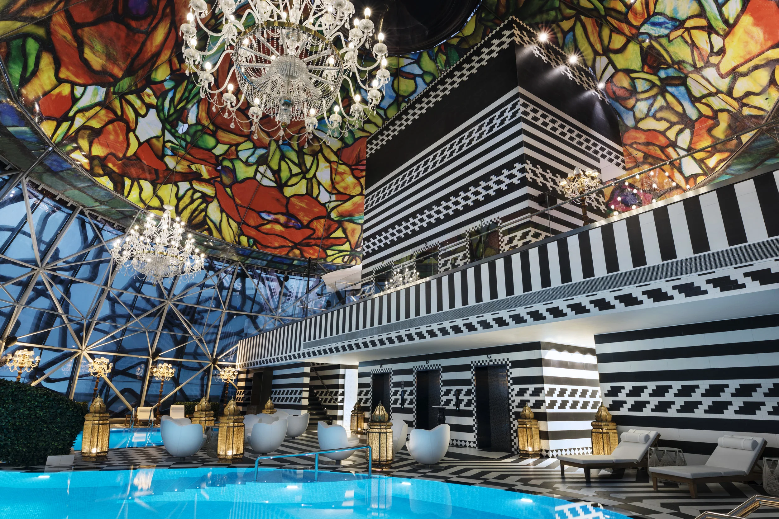 MW_MondrianDoha_Pool_03.jpg