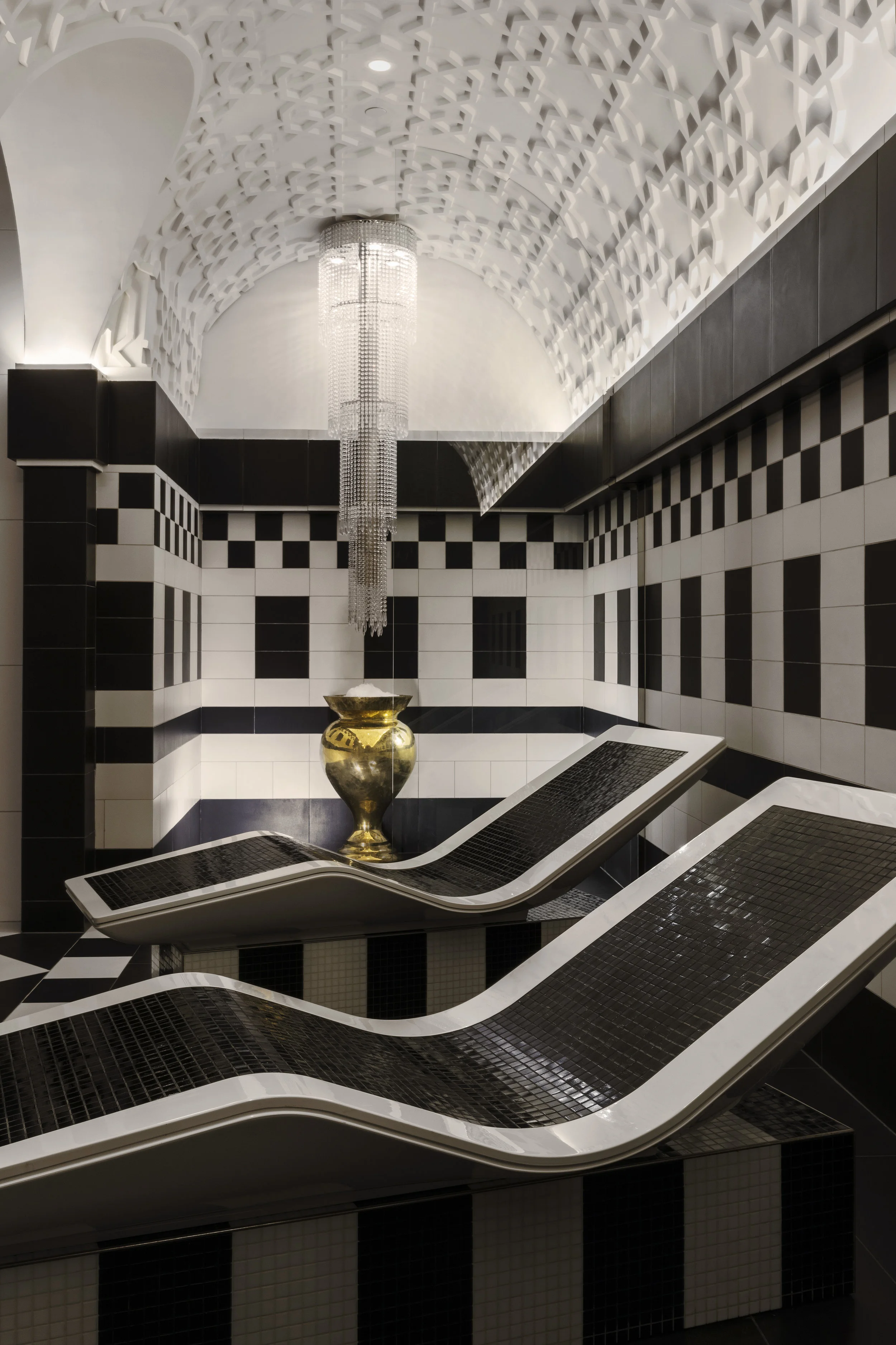 MW_MondrianDoha_spa_male_04.jpg