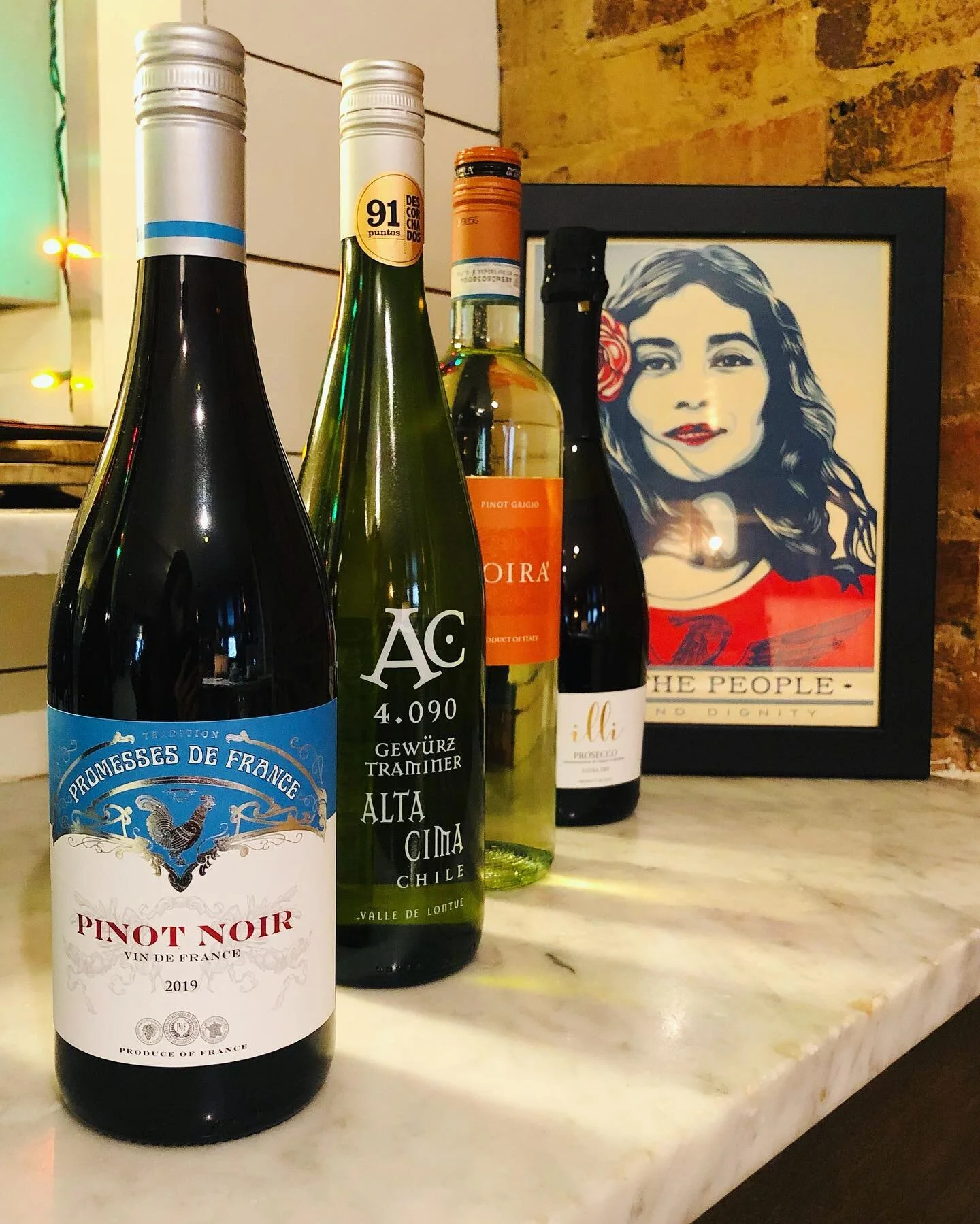 drink local...drink here 😜 happy hour is NOW ✨ wine and local craft beers $6 ... swing by... we will be here until 9pm! 🔮

#happyhourdc #capitalfood #localcraftbeer #dupontcircle #drinklocal #avocadotoast #redwine #washingtondc #emissarydc #sorelli