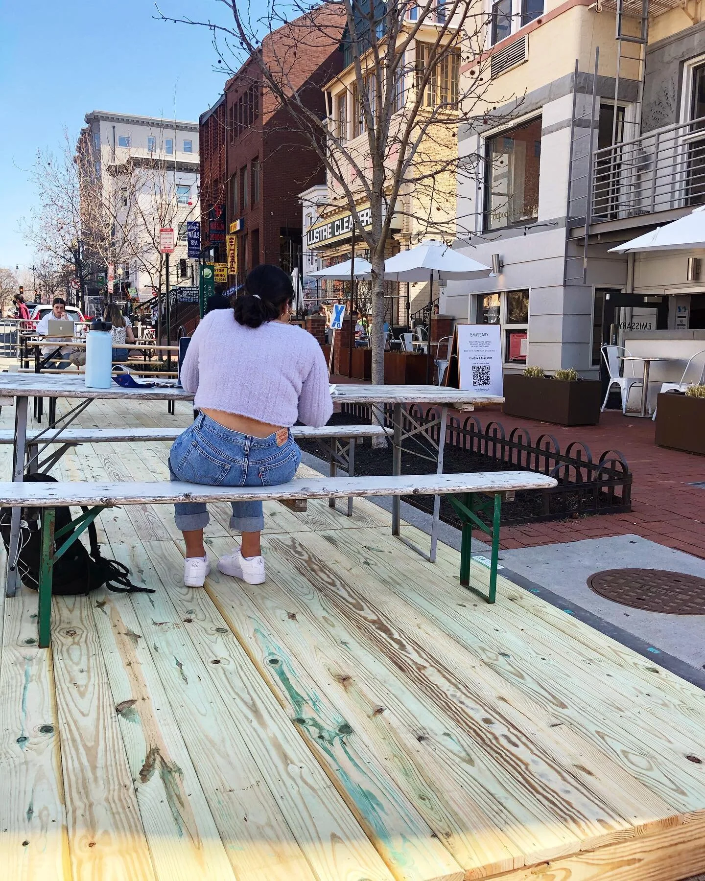 we love sunny days ☀️patio is looking good ⛱ better with you🪴

#outdoordining #patioisopen #avocadotoast #coffeeoutside #icedlatte #dupontcircledc #washingtondc #feelslikespring #sorellinadc