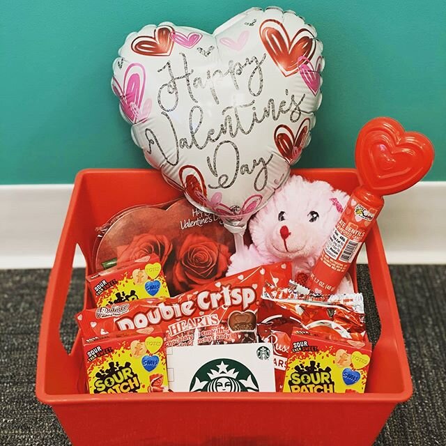 Giveaway time! Please visit our Facebook page to enter!!
.
.
.
.
.
#apexdentist #apexnc #hollyspringsnc #hollyspringsdentist #valentines #giveaway #freestuff #candy #sweettooth