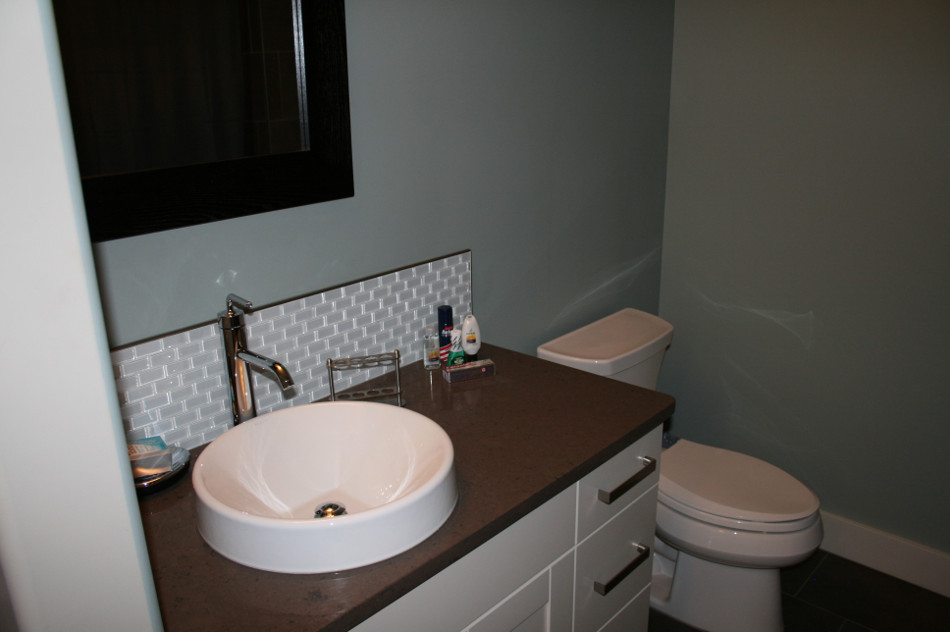 PIC-13-301-JB-BLACK-ENSUITE-BATHROOM.jpg