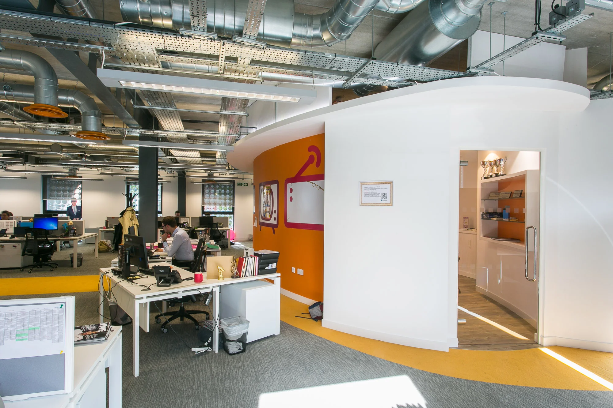 Mediacom_Manchester_selectinteriors_fit out_tombiddle_TB09.jpg