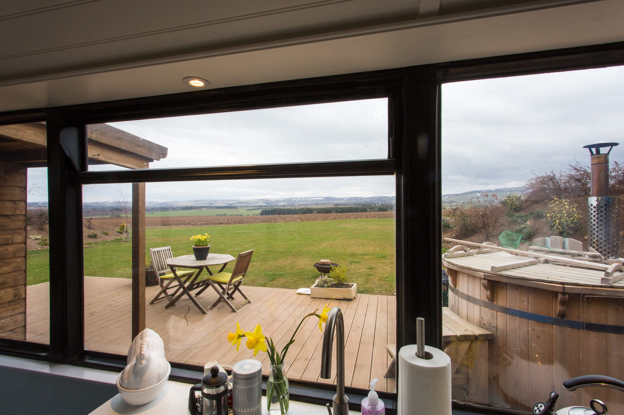 The bus stop_scotland_airbnb_architecture_tom_biddle_photography__-0006.jpg