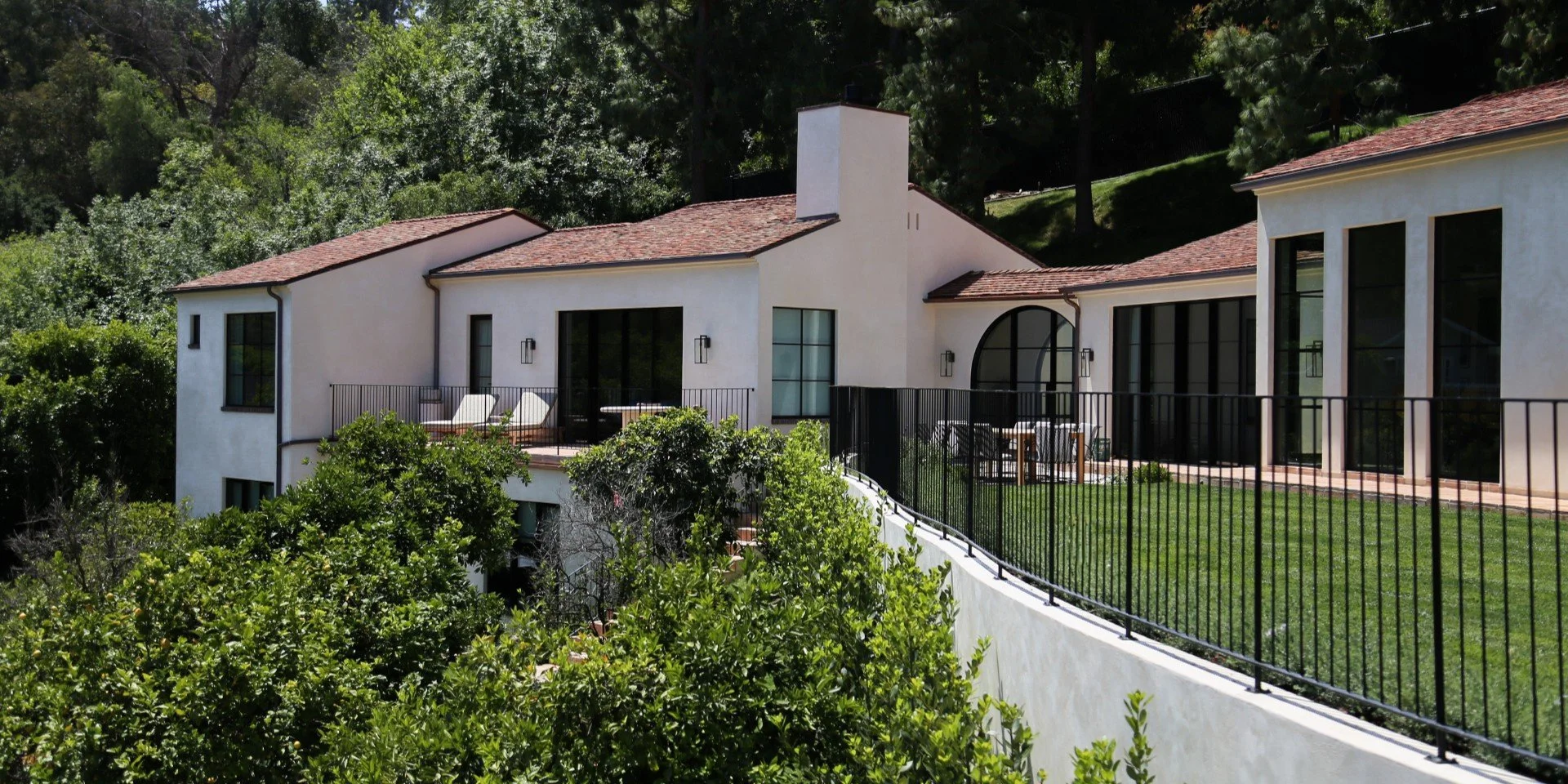 VALLEY HOUSE