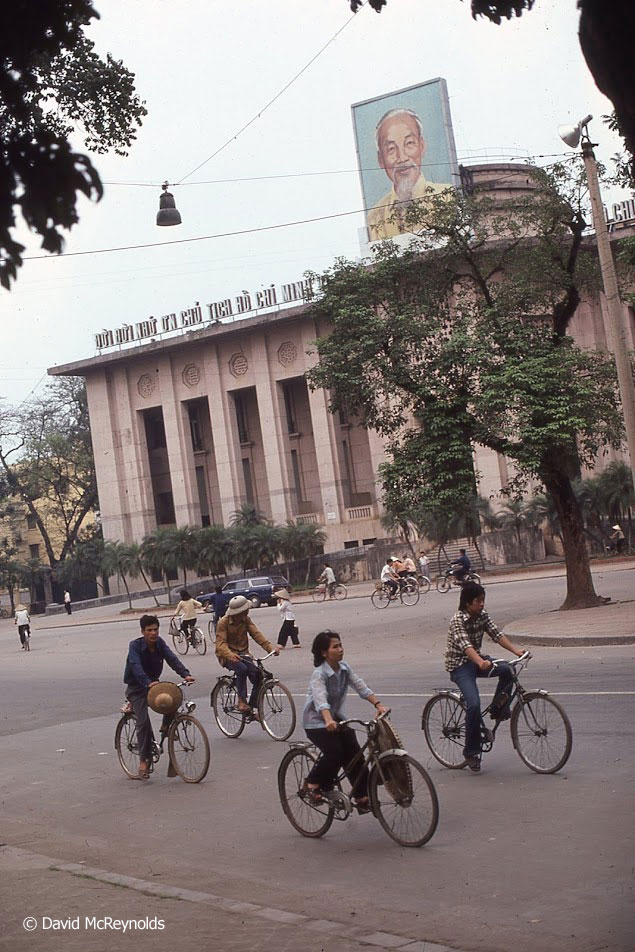 Hanoi_bikes_portrait_6_2.jpg