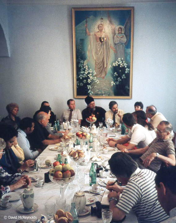 SU1987-delegation-at-meal_web.jpg