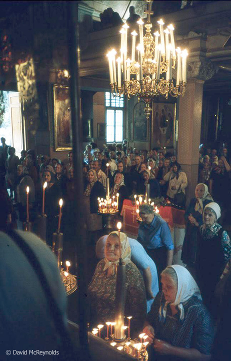 SU1987-women-in-church_web.jpg