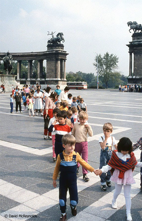 SU1987-kids-crossing-plaza_web.jpg