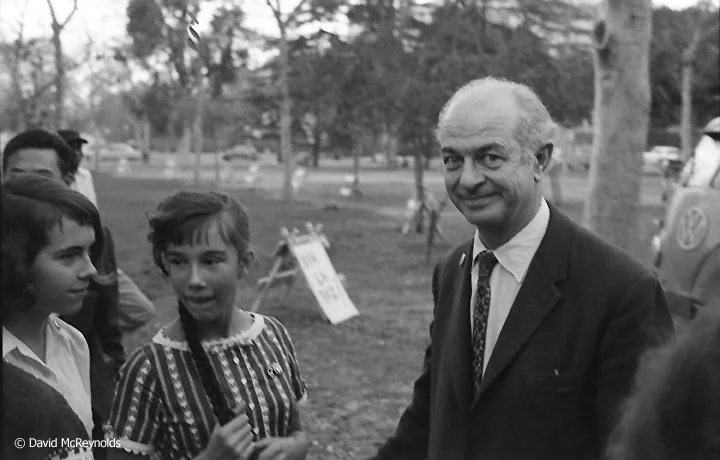Linus Pauling before speaking at the San Fransisco to Moscow Walk for Peace rally in Los Angeles, December 22, 1960. (60-SF)
