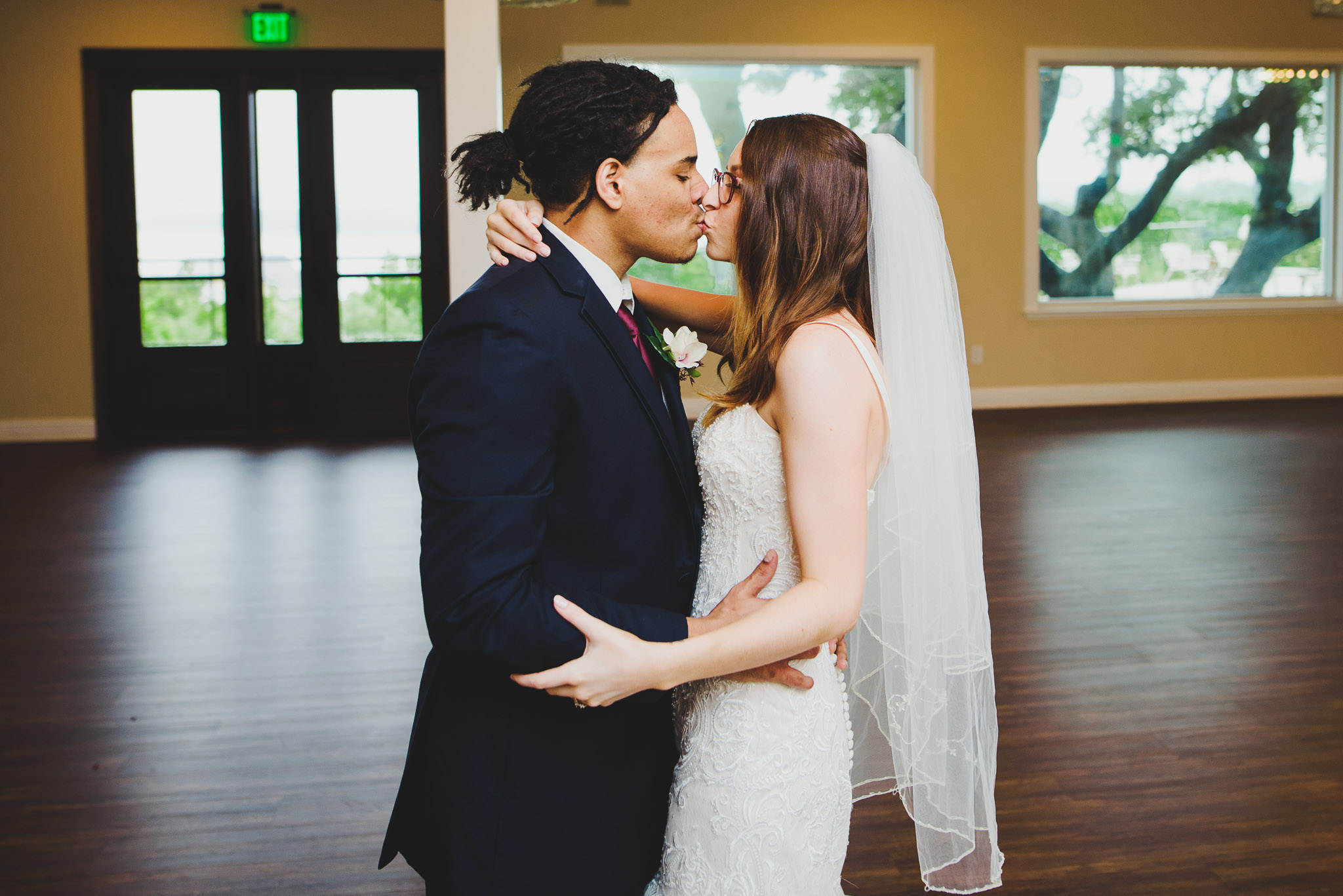 Austin-Texas-Wedding-Vintage-Villas-0038.jpg