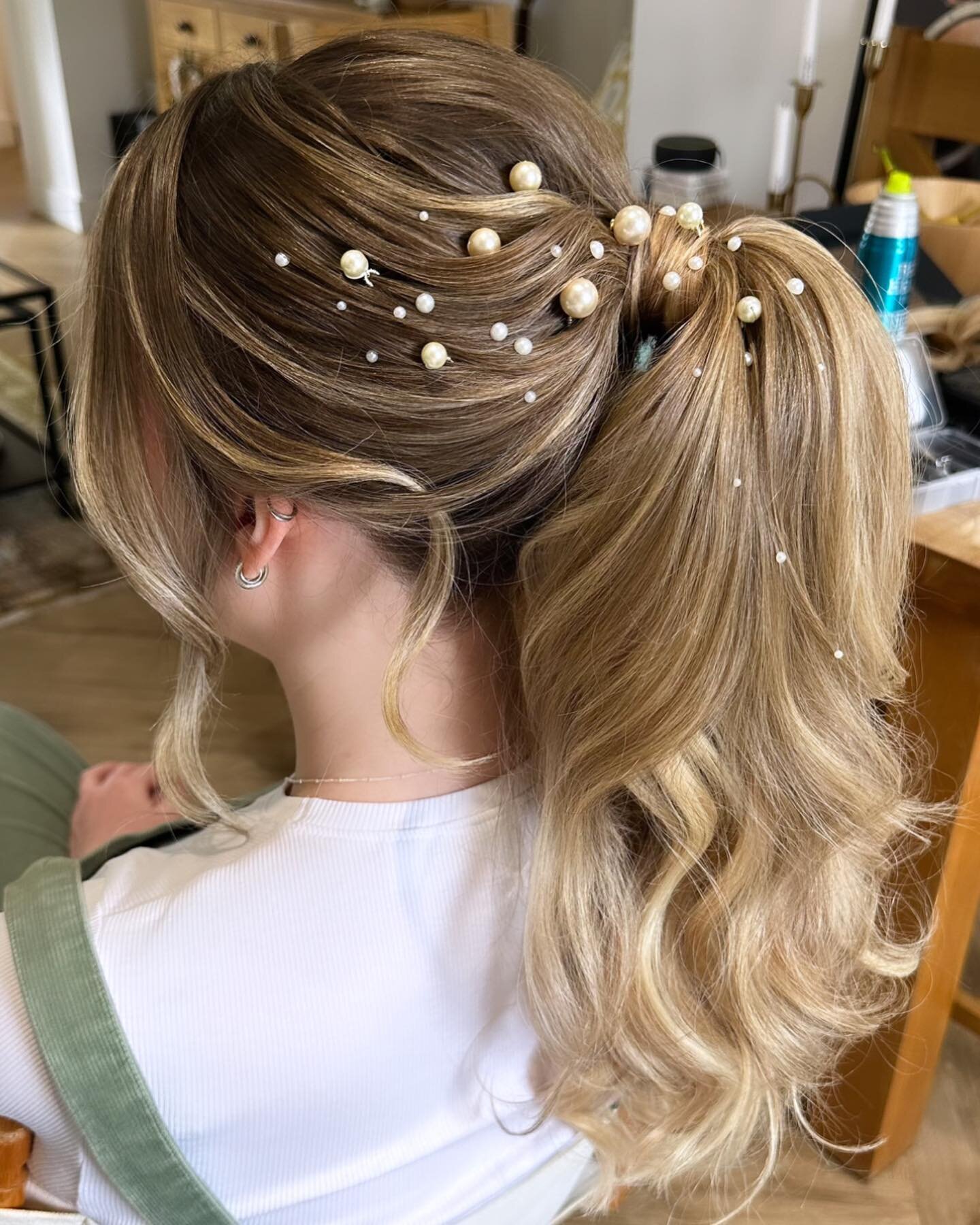 I can&rsquo;t wait to bring this style to life again on my lovely brides wedding day 💖

#manchesterhair #manchesterhairdresser #manchesterhairstylist #manchesterhairdressers #manchesterhairstylists #manchesterbridalhair #manchesterbridalhairstylist 