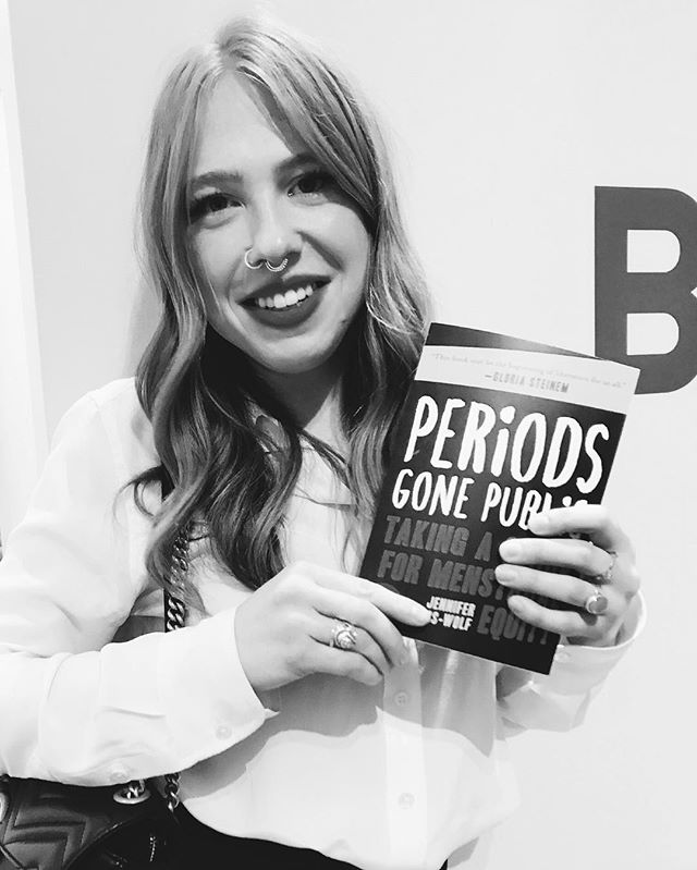 @jessthehoneybadger also met the incredibly talented @jenniferweisswolf and got to hold her new book, Periods Gone Public! We can't wait to get our hands on a signed copy while listening to an interview with Jennifer in season 2 of @xxtheperiodical #