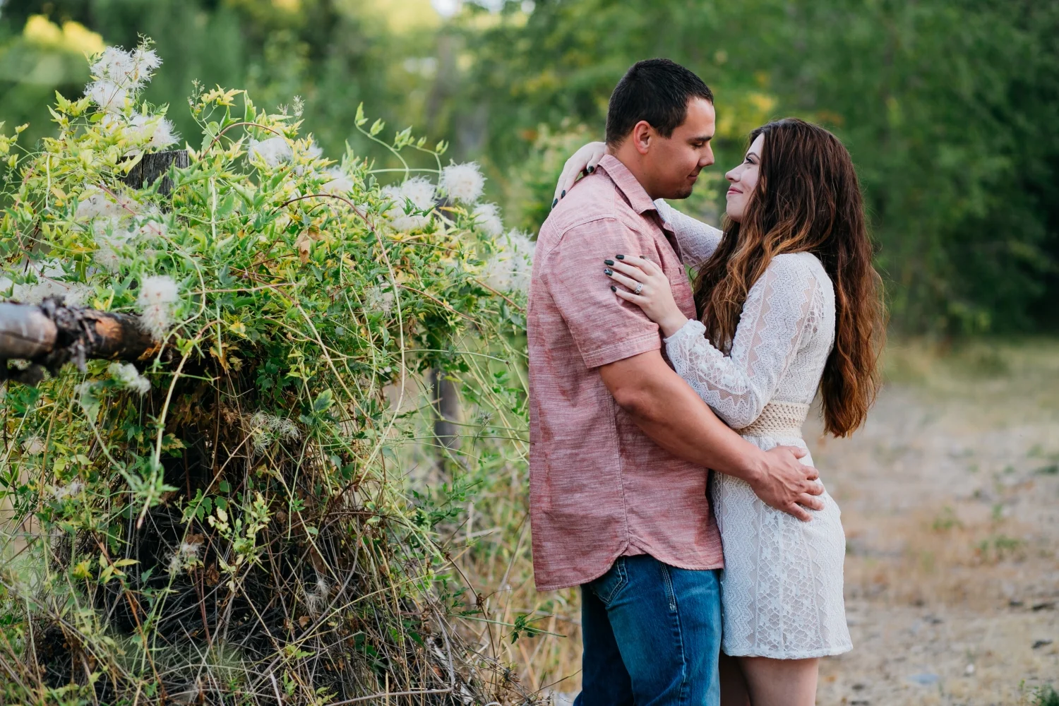 I had so much fun with Sheala and Jesse in one of my favorite spots near Ririe. They were some of the best slow dancers and this fence made for beautiful framing! 