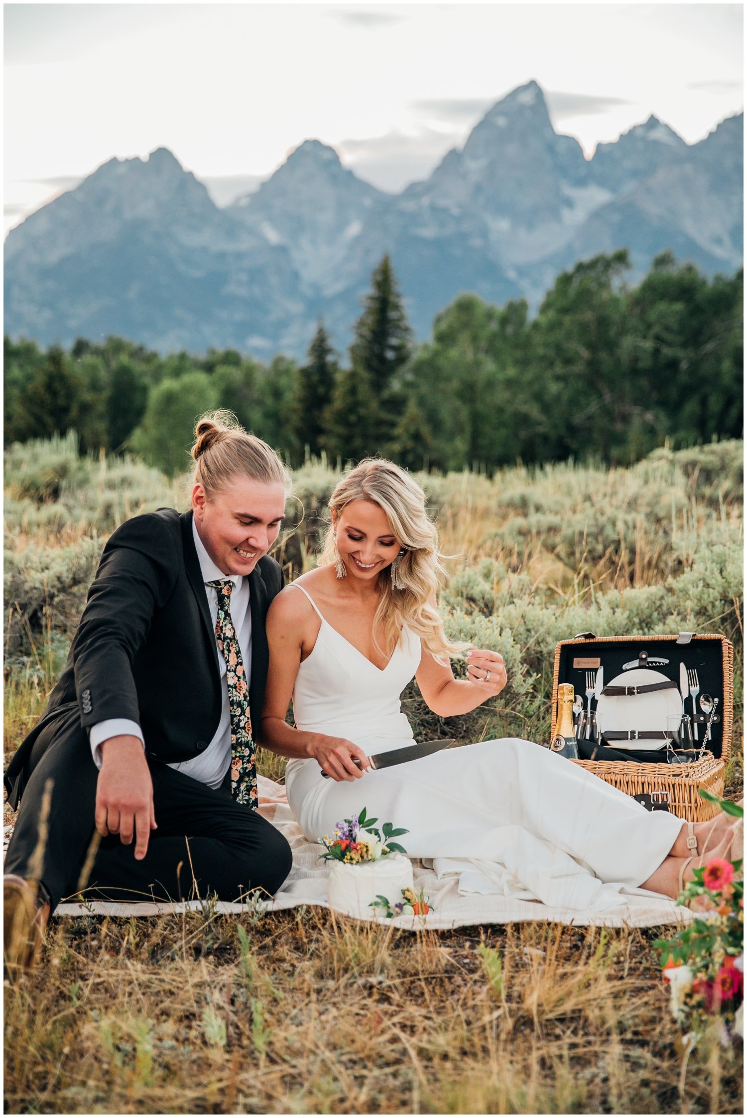 schwabacher-landing-elopement-vow-exchange-grand-tetons-wedding-photographer_0775.jpg