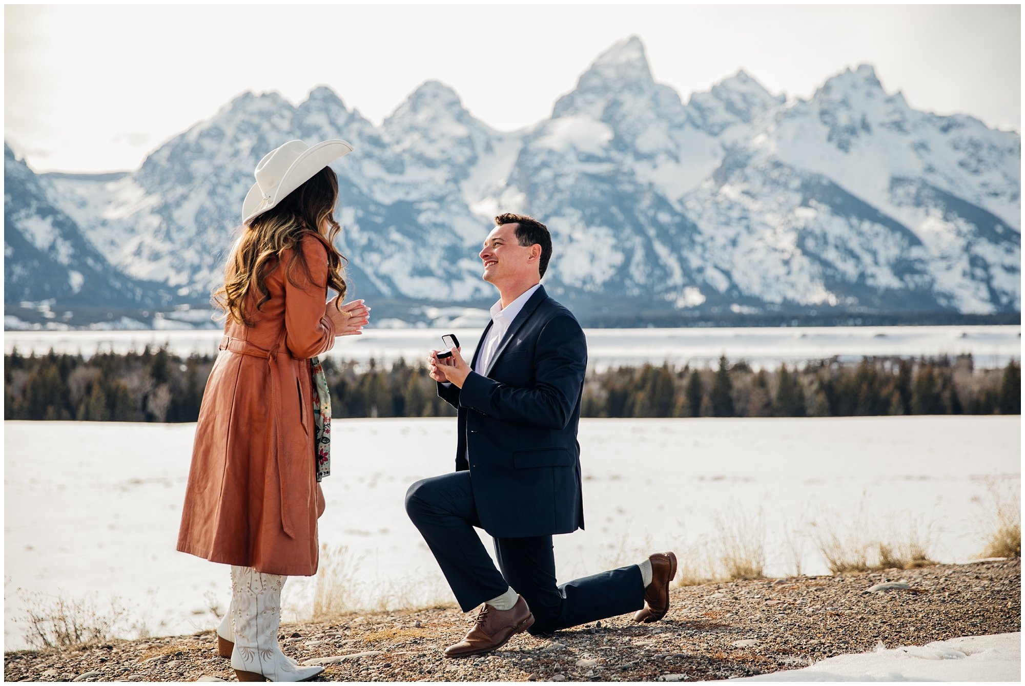 grand-tetons-proposal-glacier-view-winter-engagement_0842.jpg