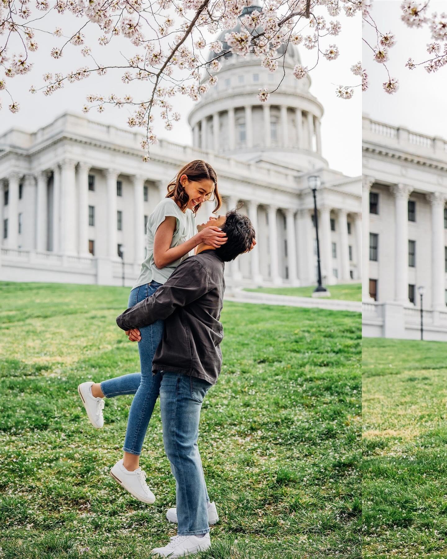 Would you believe me if I told you this was only the last 15 minutes of Ellen and Seth&rsquo;s engagement session and I still have a full card of over 1000 photos to go through?!? 😍 This was a beautiful, and chilly 🥶, morning at the Utah Capital bu