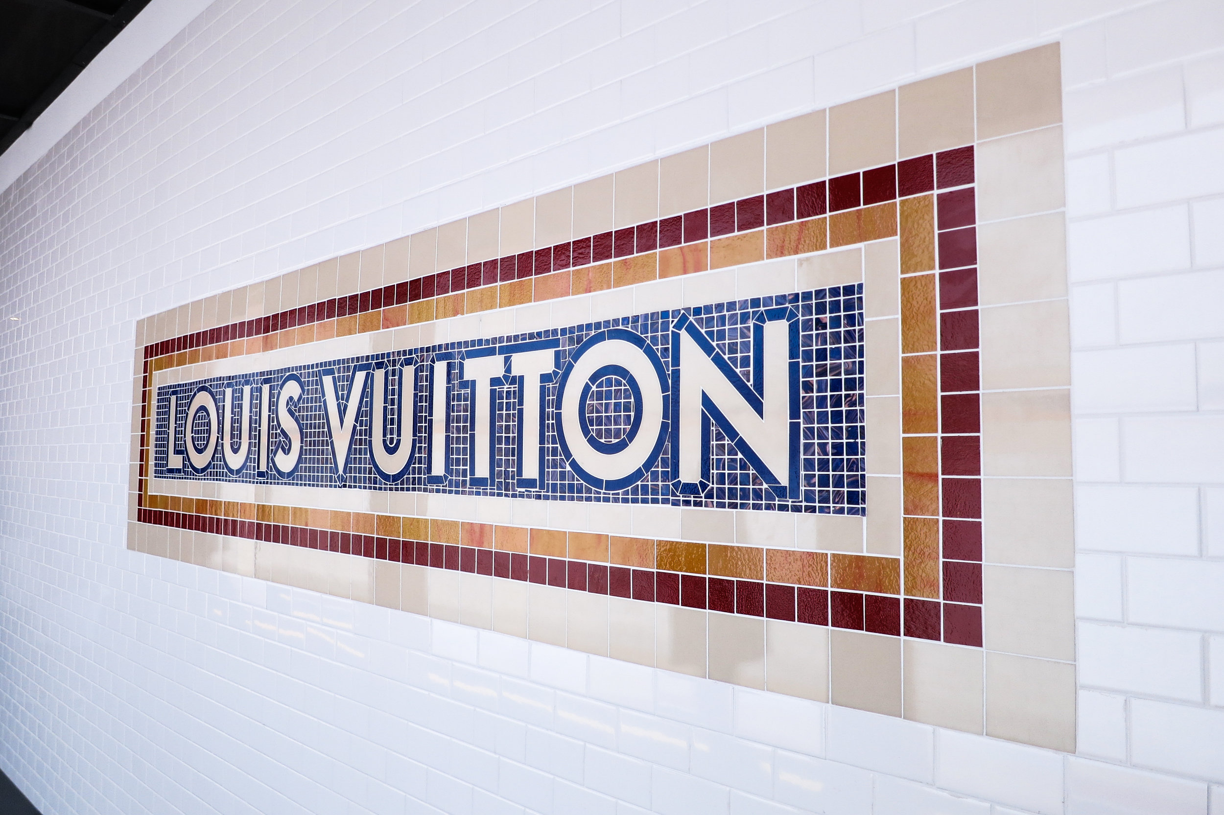 Throwback … Louis Vuitton VVV , Volez, Voguez, Voyagez – Louis