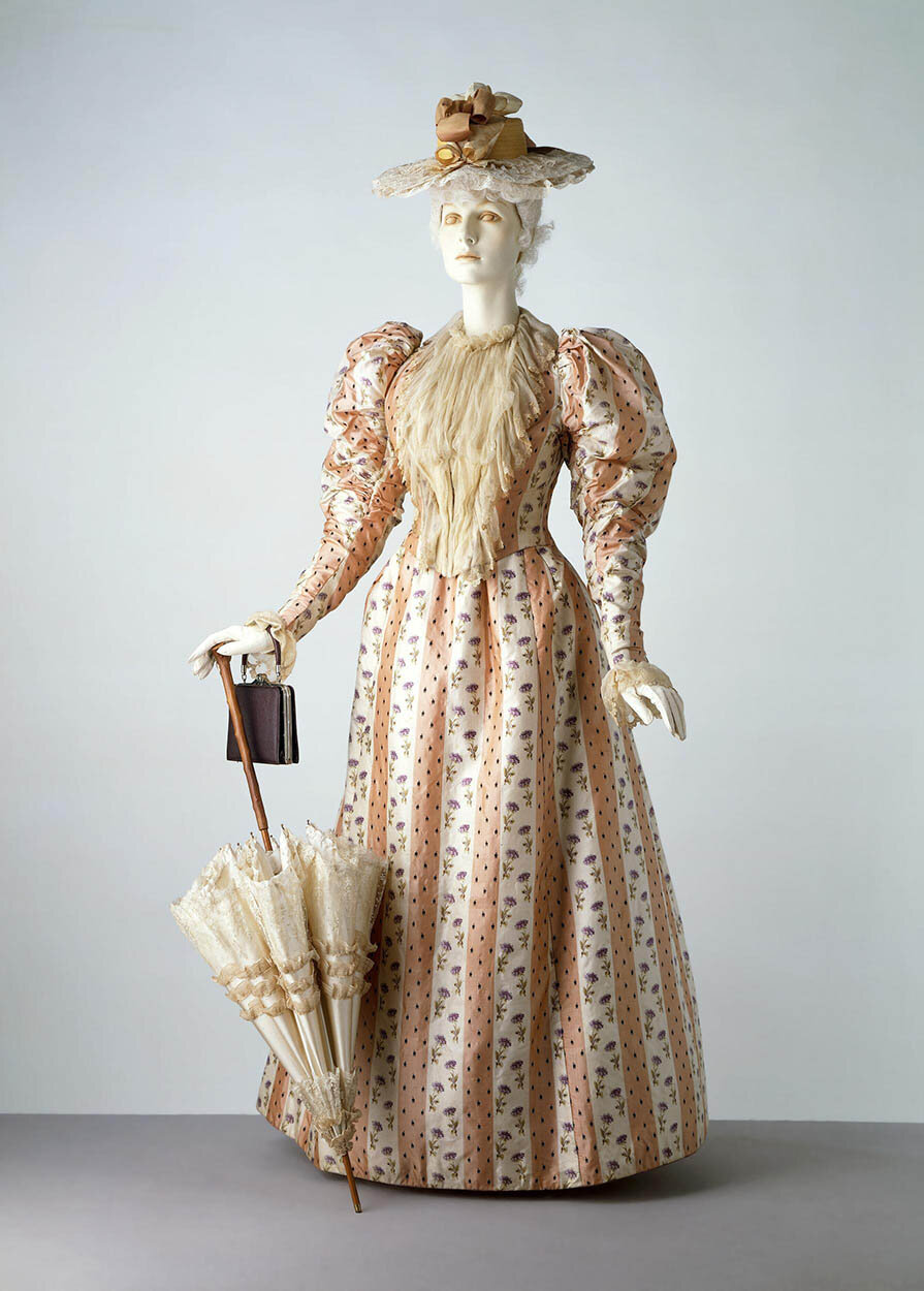 Designer unknown. Morning dress, 1892-1894. Printed silk, silk gauze, velvet. London: Victoria &amp; Albert Museum, T.368&amp;A-1960. Given by the Comtesse de Tremereuc