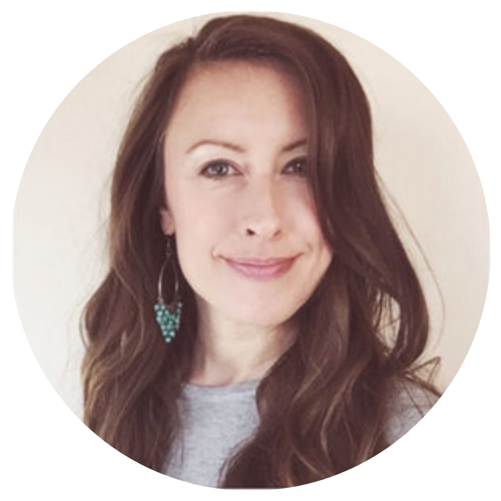 Deana Ward round headshot.png