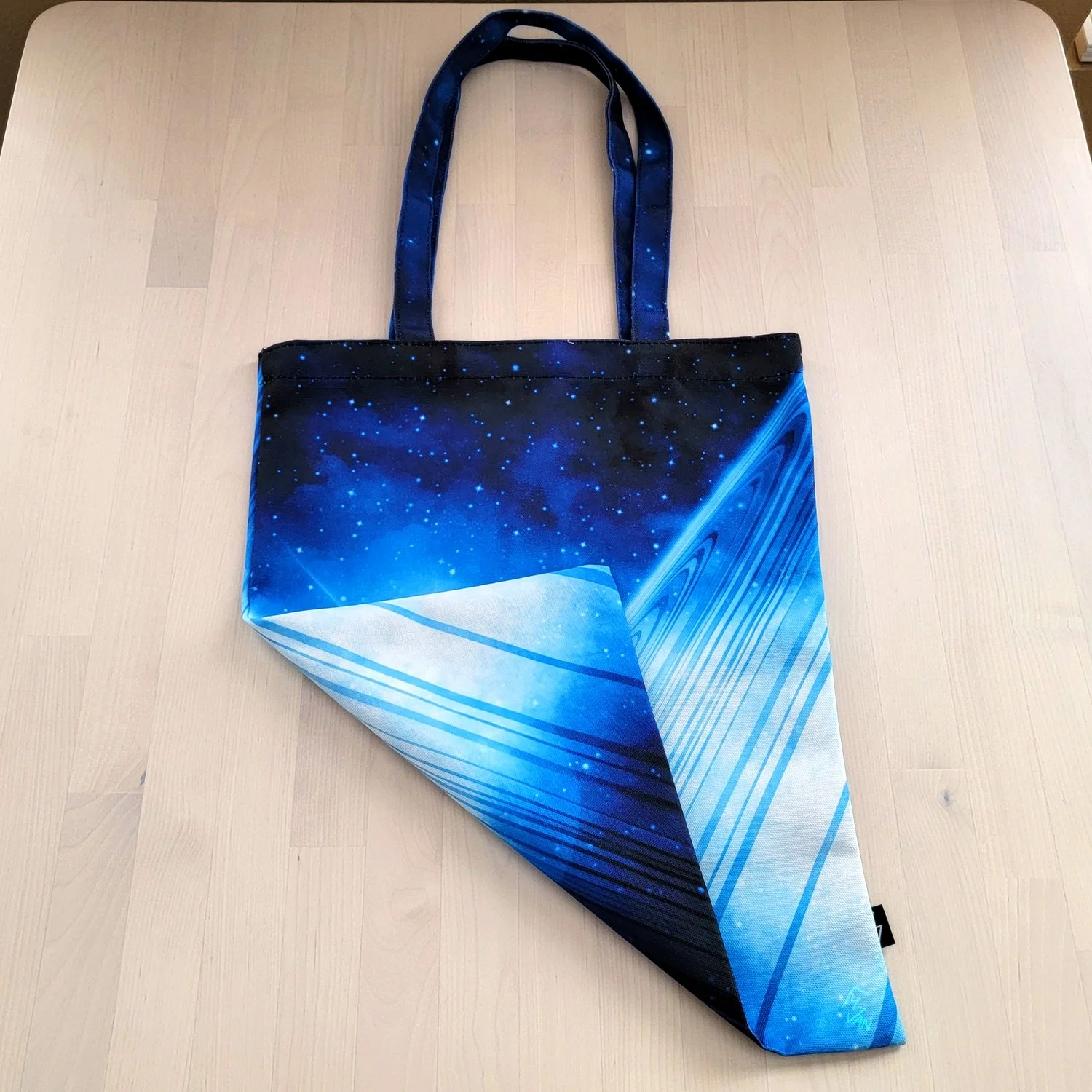mvan_ToteBags2024_Ringed_004.jpg