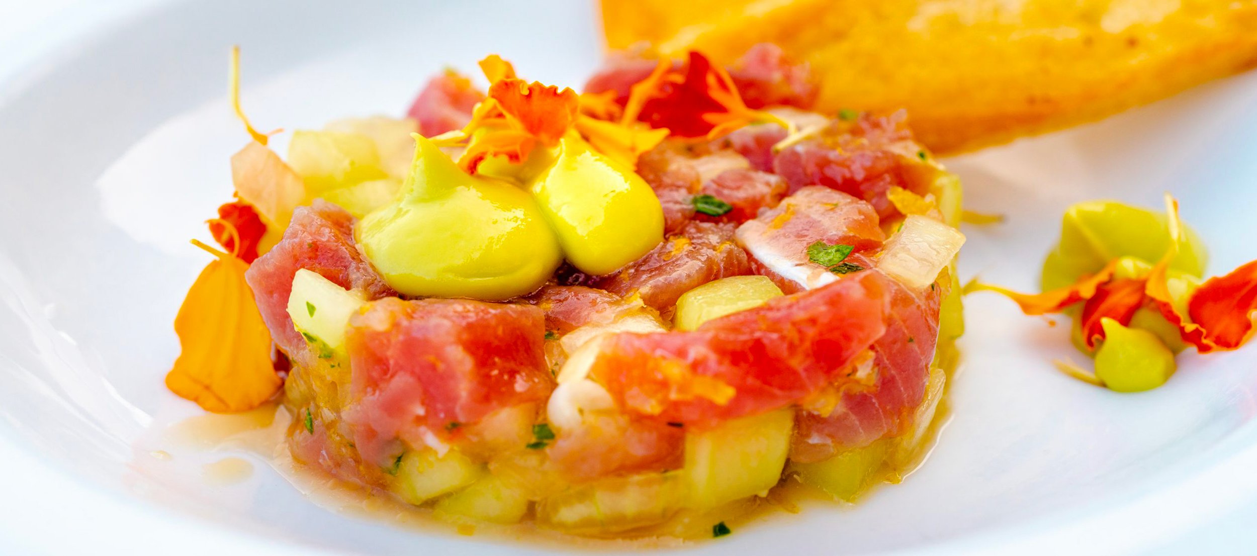 Oasis-ahi-tartare.jpg