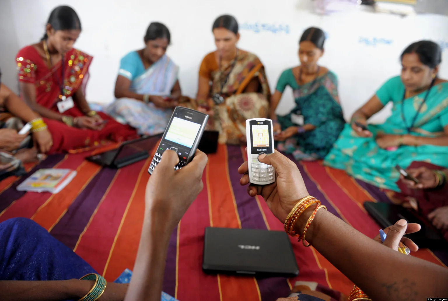 o-CELL-PHONE-INDIA-facebook.jpg
