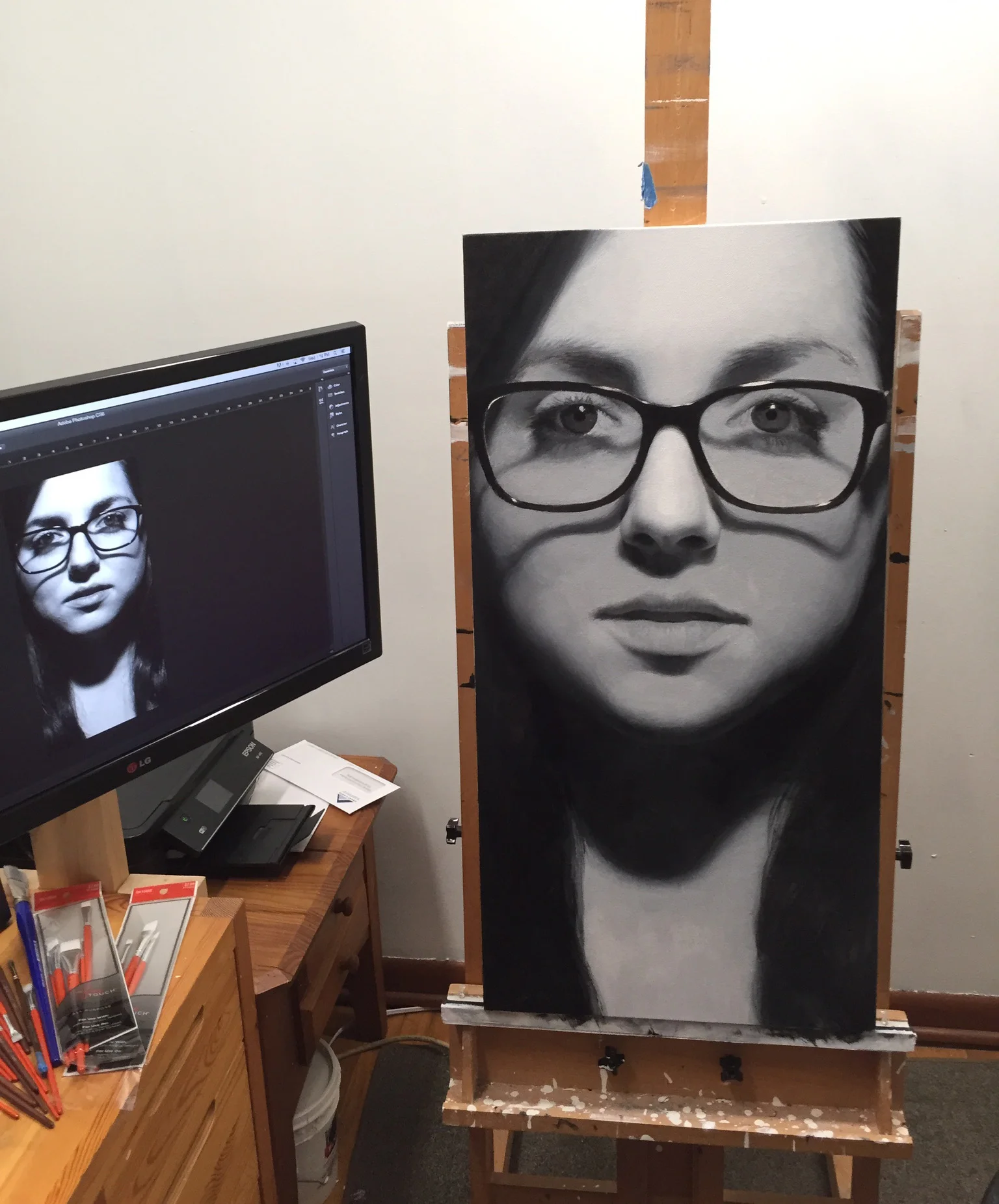  Studio shot of "Girl with Black Glasses" in progress. 
