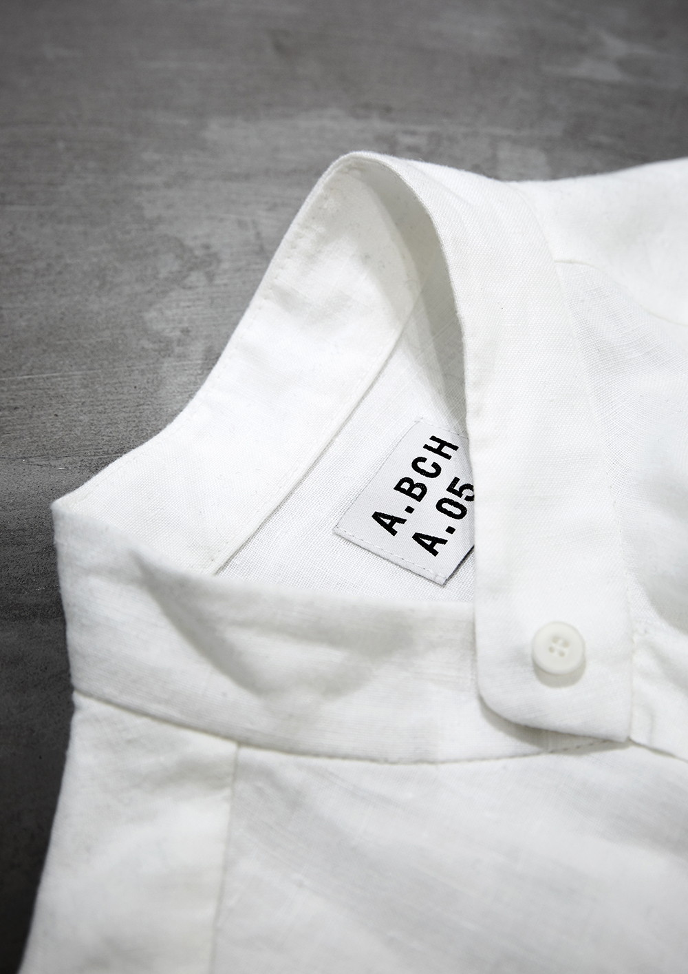 Detail of the label by @abch.world