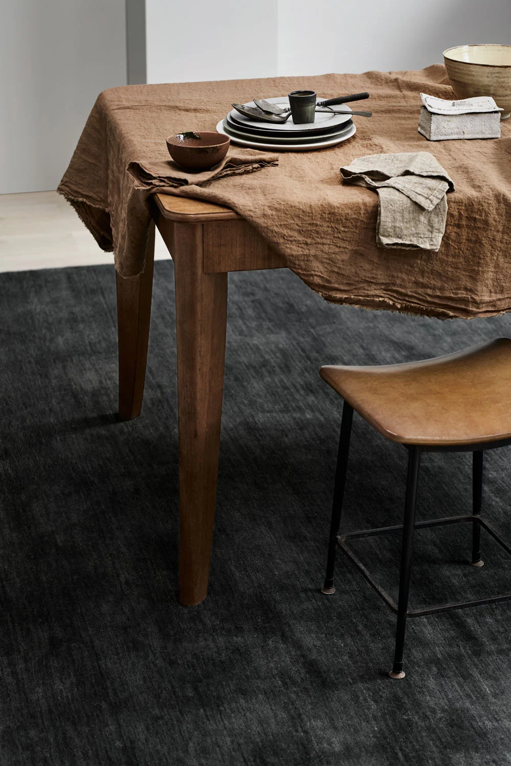 Armadillo & Co – Agra Rug in Anthracite