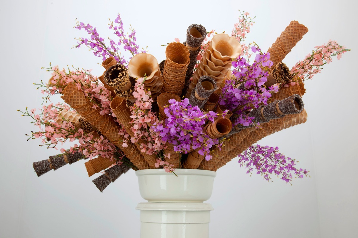 BOW BOUQUET , 2012, from SAD EIS . Courtesy of Meesen De Clercq