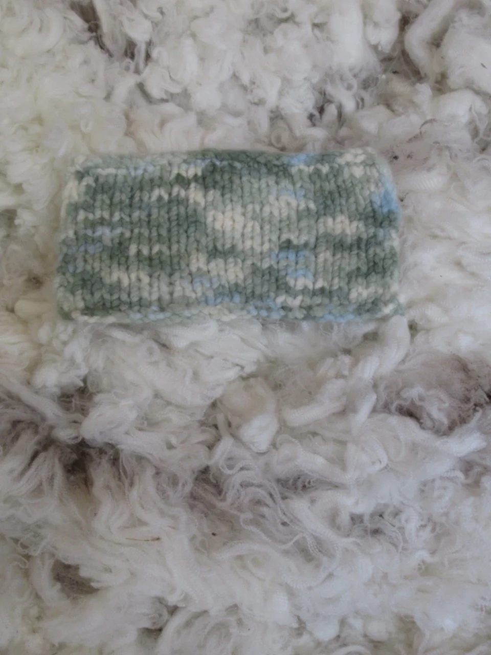 swatch boucle silver tussock.jpg