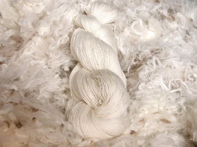 4-ply+100g+hank.jpg