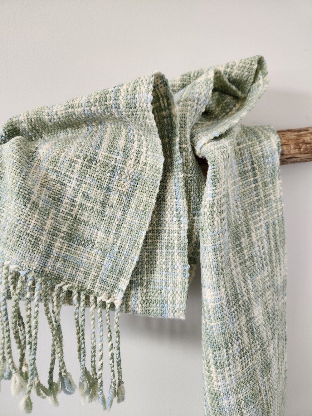 Stephen Auer: Silver Tussock 4 ply