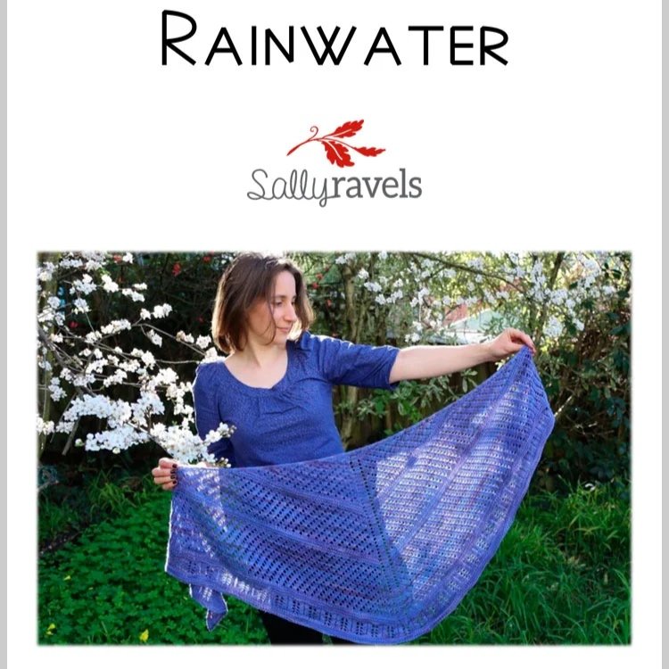 Inspired by rainfall in a leafy garden, Rainwater features a relaxing textured openwork pattern and a sweet leafy border.