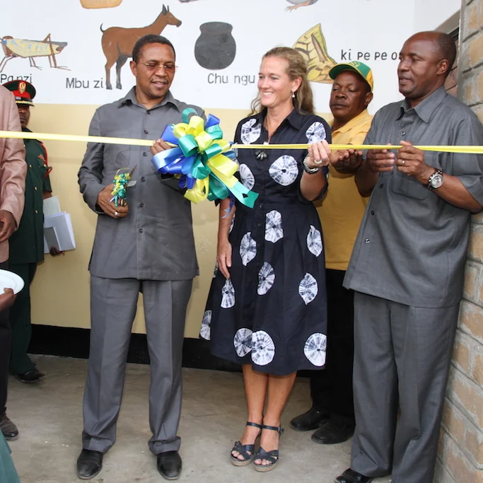 Dr. Jakaya Mrisho Kikwete, former president of Tanzania, inaugurating Ntulya Primary School with ASH founder, Dr. Aimee Bessire.