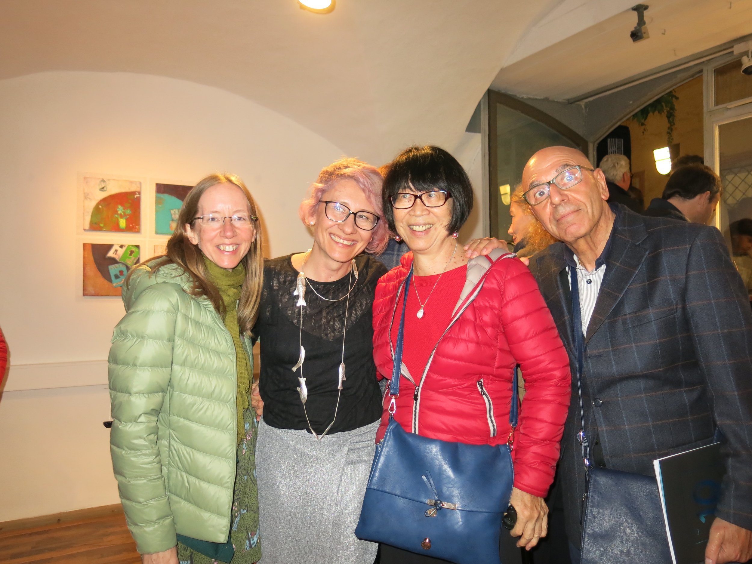 Judy Board, Inger Tan-Dietrich e Gaetano