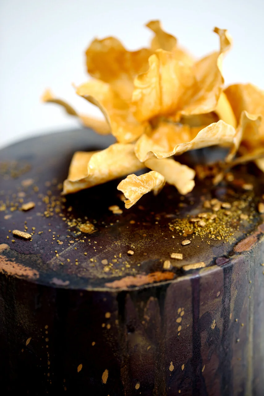 black-gold-cake - 1.jpeg