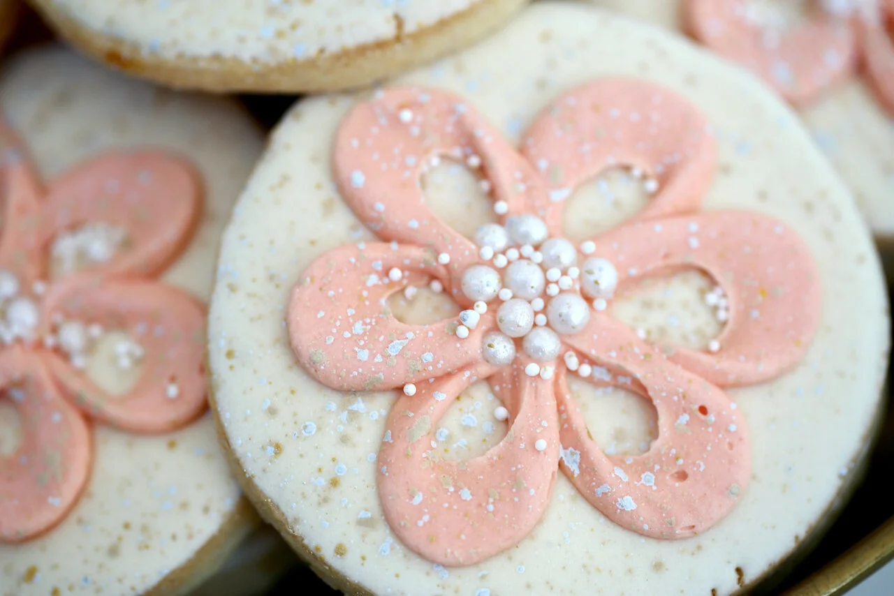 Peaches Cream Jasmin Flower Birthday Cake Limassol Cyprus Order Buy