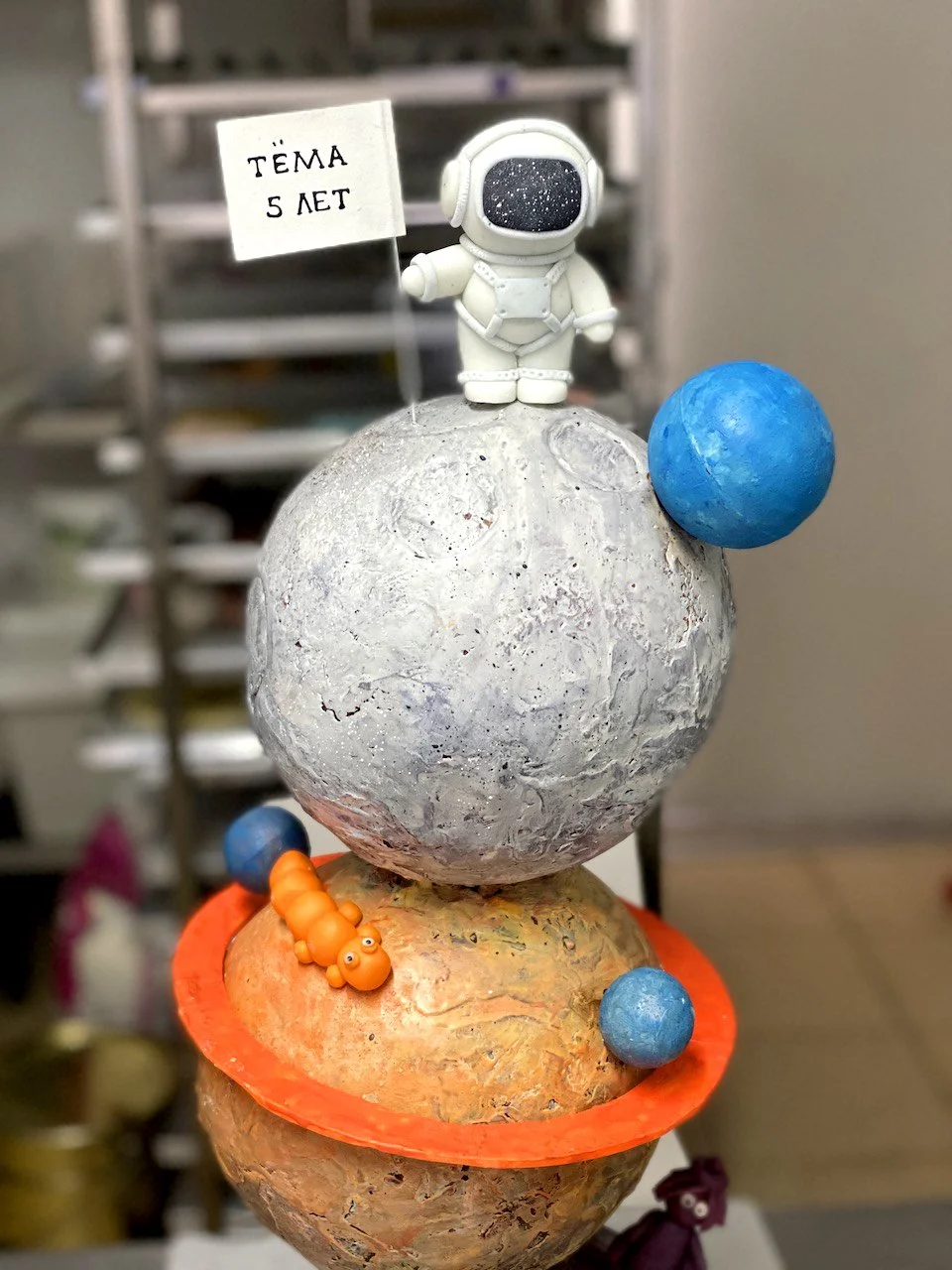 Yiamy_Custom Cake - 3.jpeg